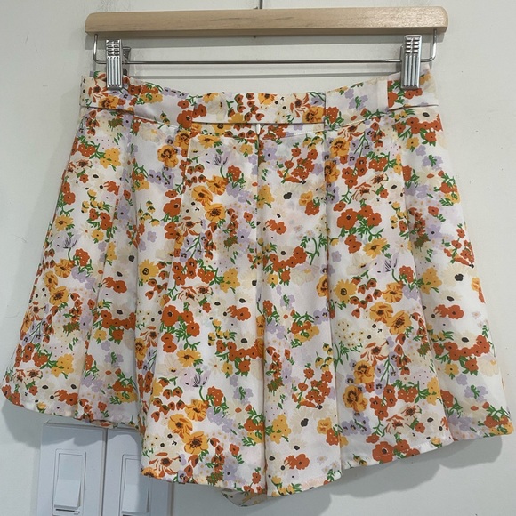 Aritzia Sunday Best Westley Short White/ Pumpkin Floral Skort Pleated Belted 4 - Picture 9 of 14